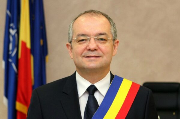 EMIL BOC a făcut anunțul înainte de alegerile locale din vară: ”Nu plec de la Cluj!”