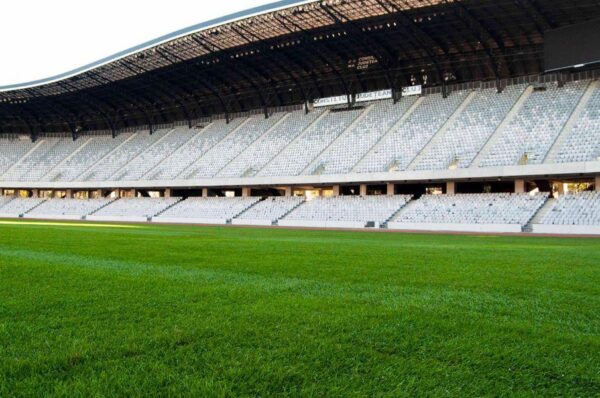 Noul gazon de pe Cluj Arena se inaugureaza diseara fara spectatori. U Cluj – FC Brasov