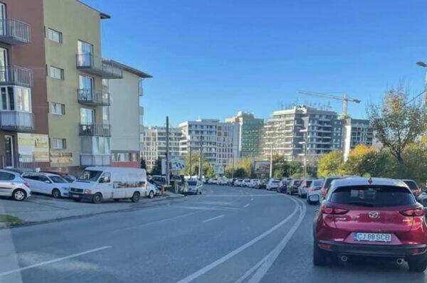 Un accident rutier a blocat traficul de pe strada Frunzisului din Cluj-Napoca. Traficul spre Manastur e blocat