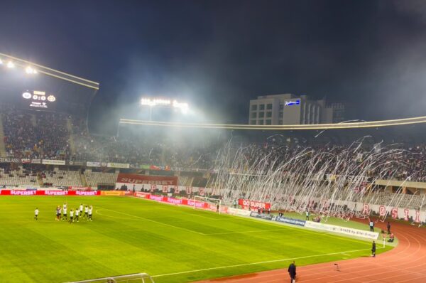 Meci fantastic facut de U Cluj impotriva FCSB. Atmosfera incendiara cu tribunele pline pe Cluj Arena. VIDEO