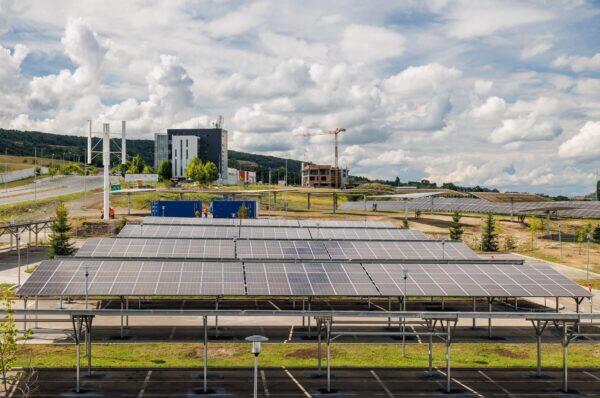 Un nou parc fotovoltaic și eolian la Cluj-Napoca. GALERIE FOTO
