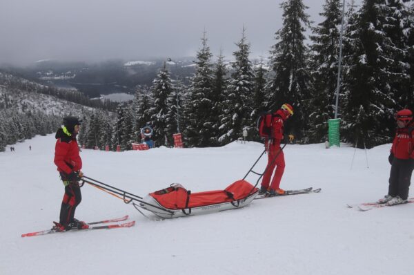 Accidentări în lanț pe pârtiile de ski din județul Cluj.