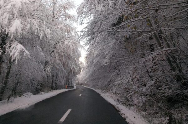 Cum se prezintă drumurile județene din Cluj după zăpada căzută în mai multe zone în ultimele 24 de ore