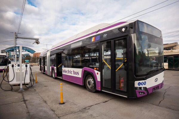 Au ajuns noile autobuze electrice din Cluj-Napoca. 18 metri lungime și capacitate de 131 de persoane.