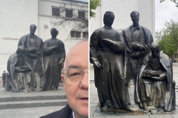 VIDEO. Cum arată grupul statuar ”Școala Ardeleană” după ce soclul distrus a fost refăcut.