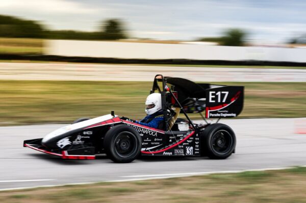 Echipa de Formula Student a UT Cluj, încheie cel mai performant sezon din istoria sa pe poziția 49 la nivel mondial din 506 echipe