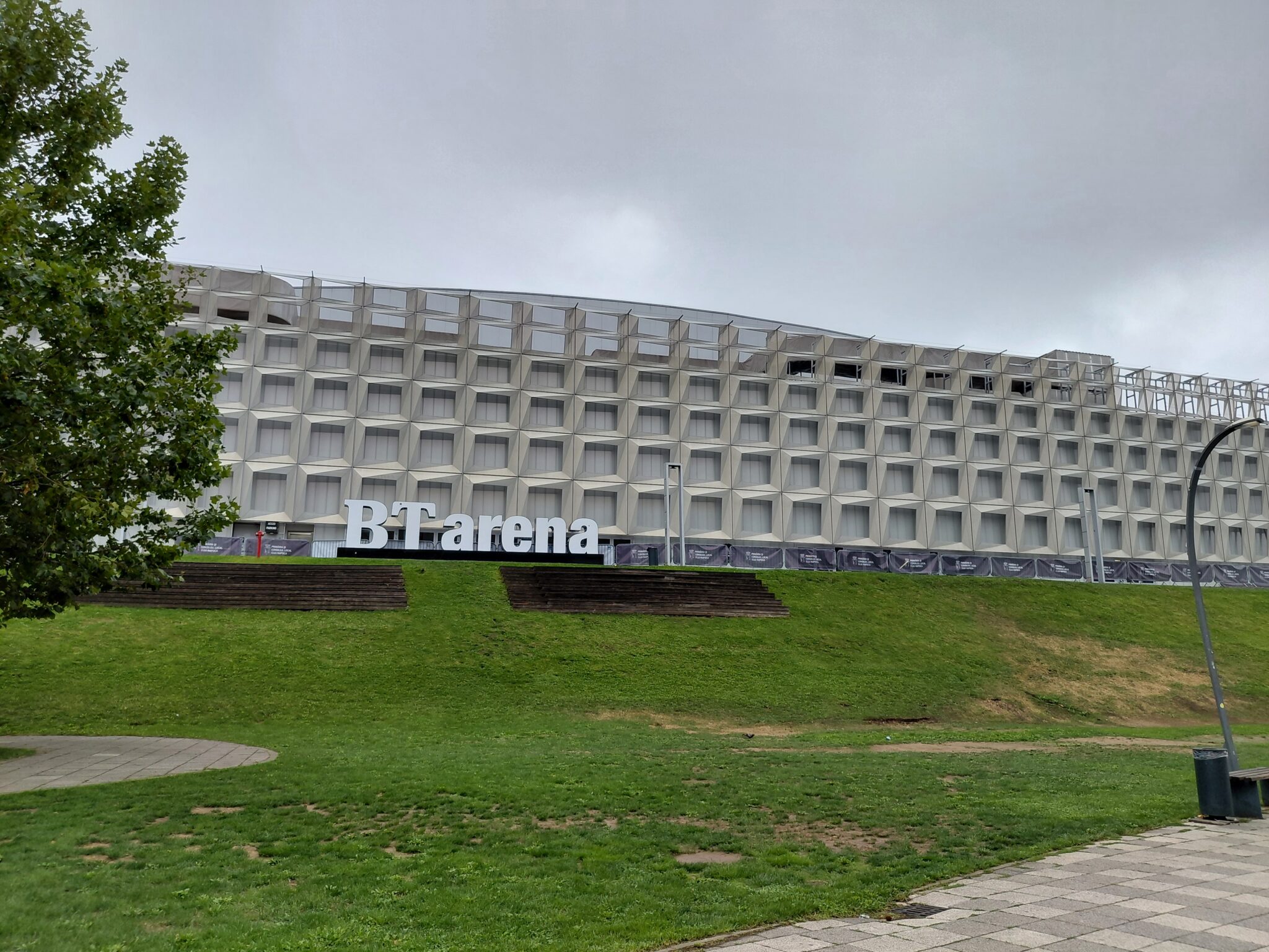 Exteriorul BTarena din Cluj-Napoca, fotografiat în septembrie 2026