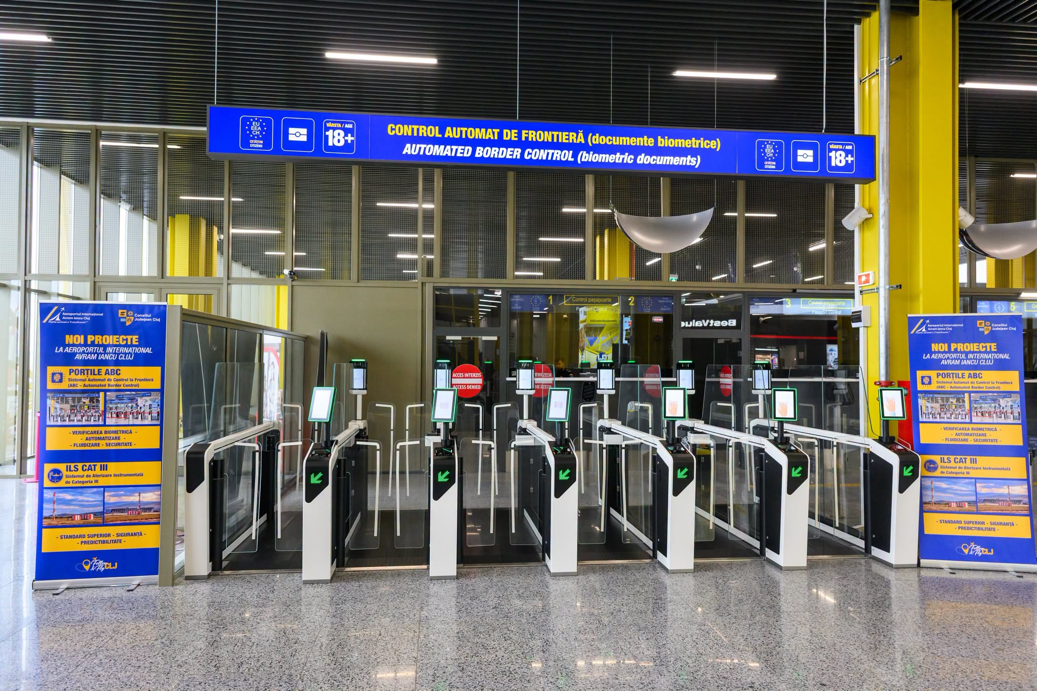 Porțile automate de control la frontieră din Terminalul Plecări al Aeroportului Internațional Avram Iancu Cluj